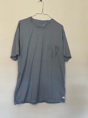 Men’s Vuori bluish gray athletic shirt size XL